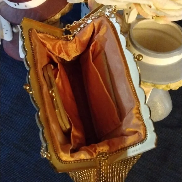 Vintage,Whiting&Davis # 2981,Gold Metallic Evening Bag with Mother of Pearl top. - Picture 10 of 16